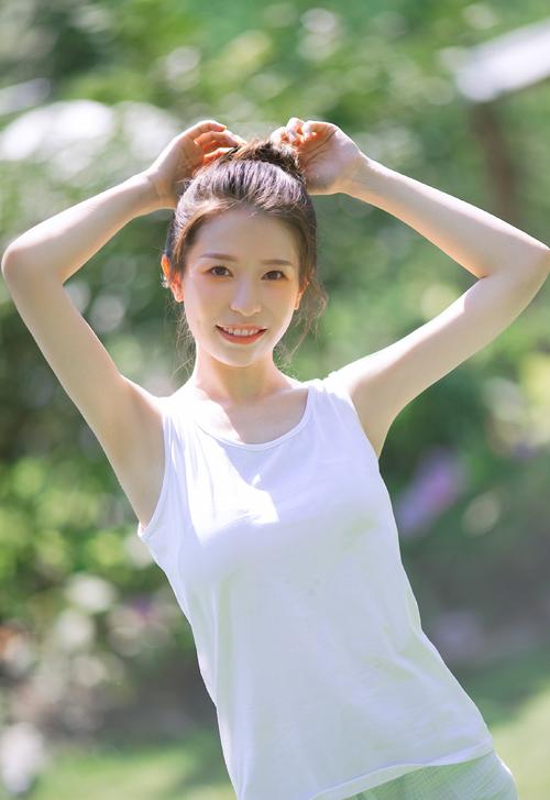 一边吃奶一边做爰